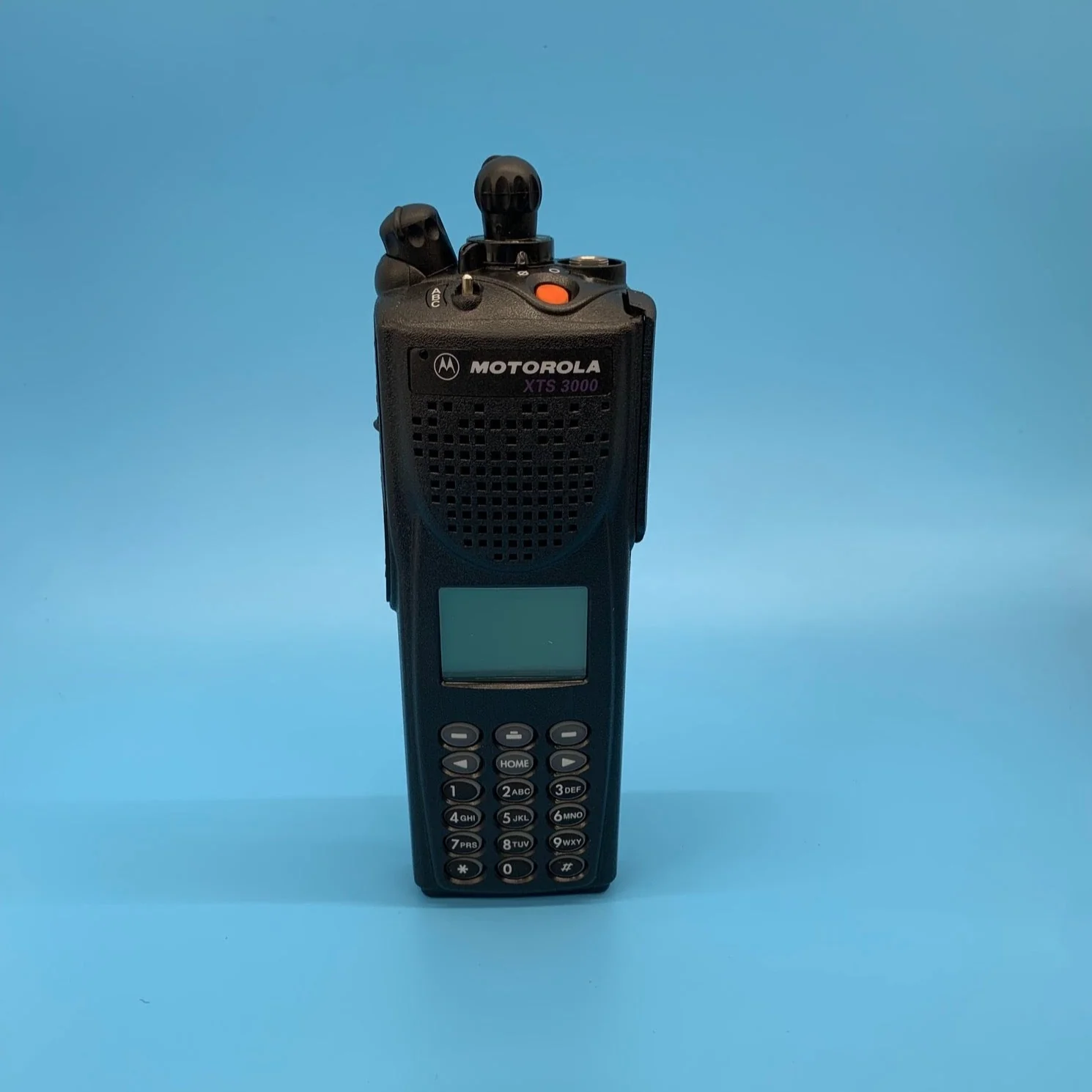 Motorola XTS3000 III H09RDH9PW7BN UHF Portable Model 3 SKY BLUE RECASED Questions & Answers