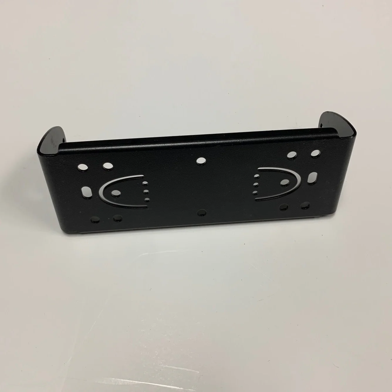 Does this bracket fit Motorola MCS2000?