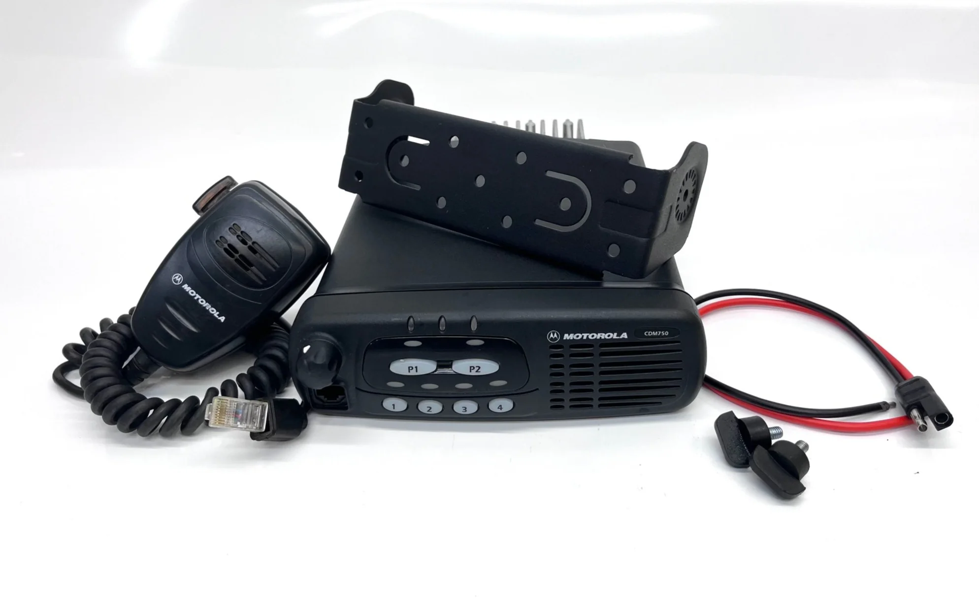 does the cdm750 come with mic,power cord and mount bracket as shown in picture