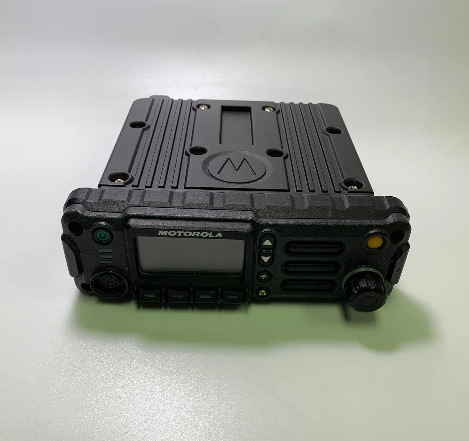 Motorola APX4500 M22URS9PW1AN 700 / 800 MHz P25 Digital Mobile Radio Questions & Answers