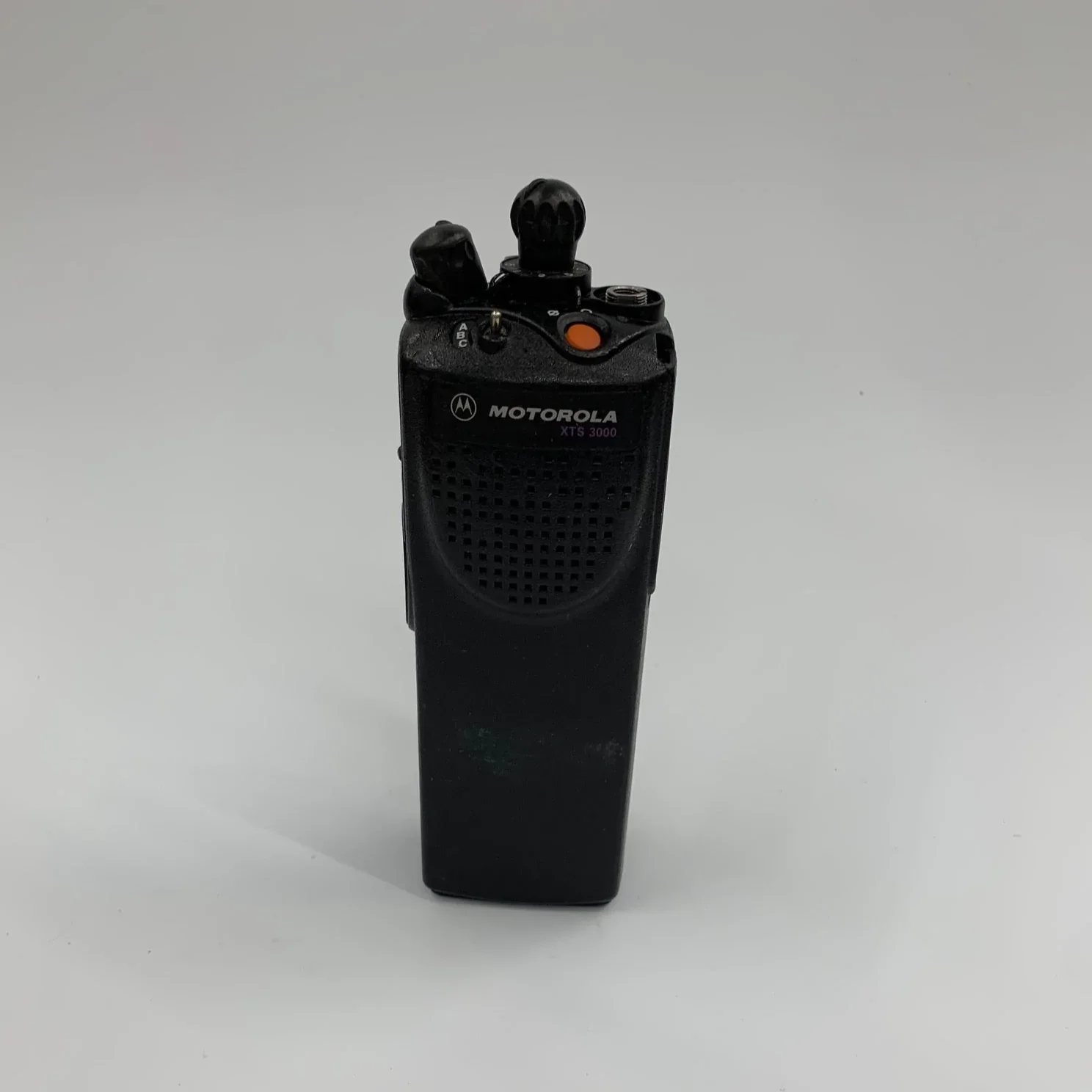 Motorola XTS3000 H09SDC9PW5BN UHF R2 Model 1 P25 Portable Radio Questions & Answers