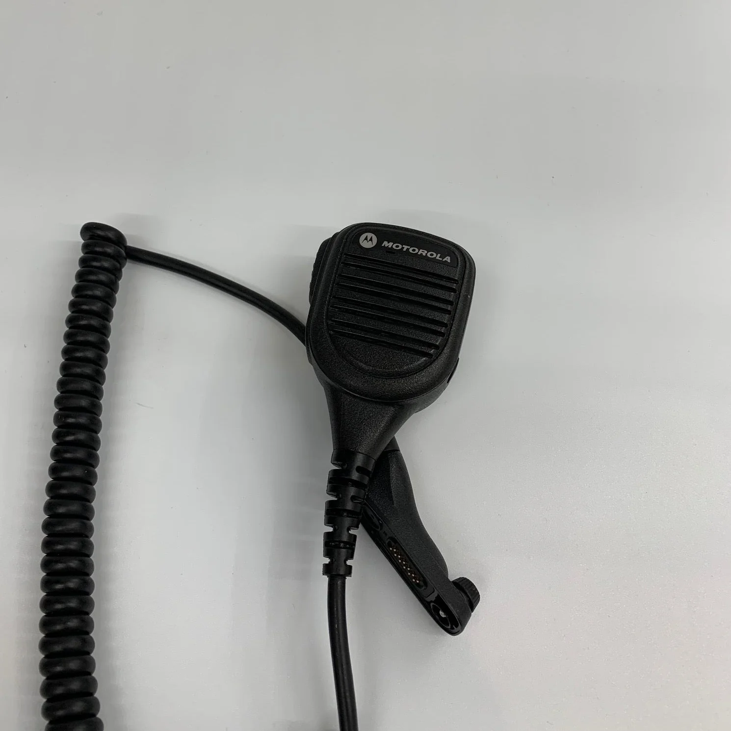 Does this hand mic have a 3.5mm audio jack and the orange emergency tone button?