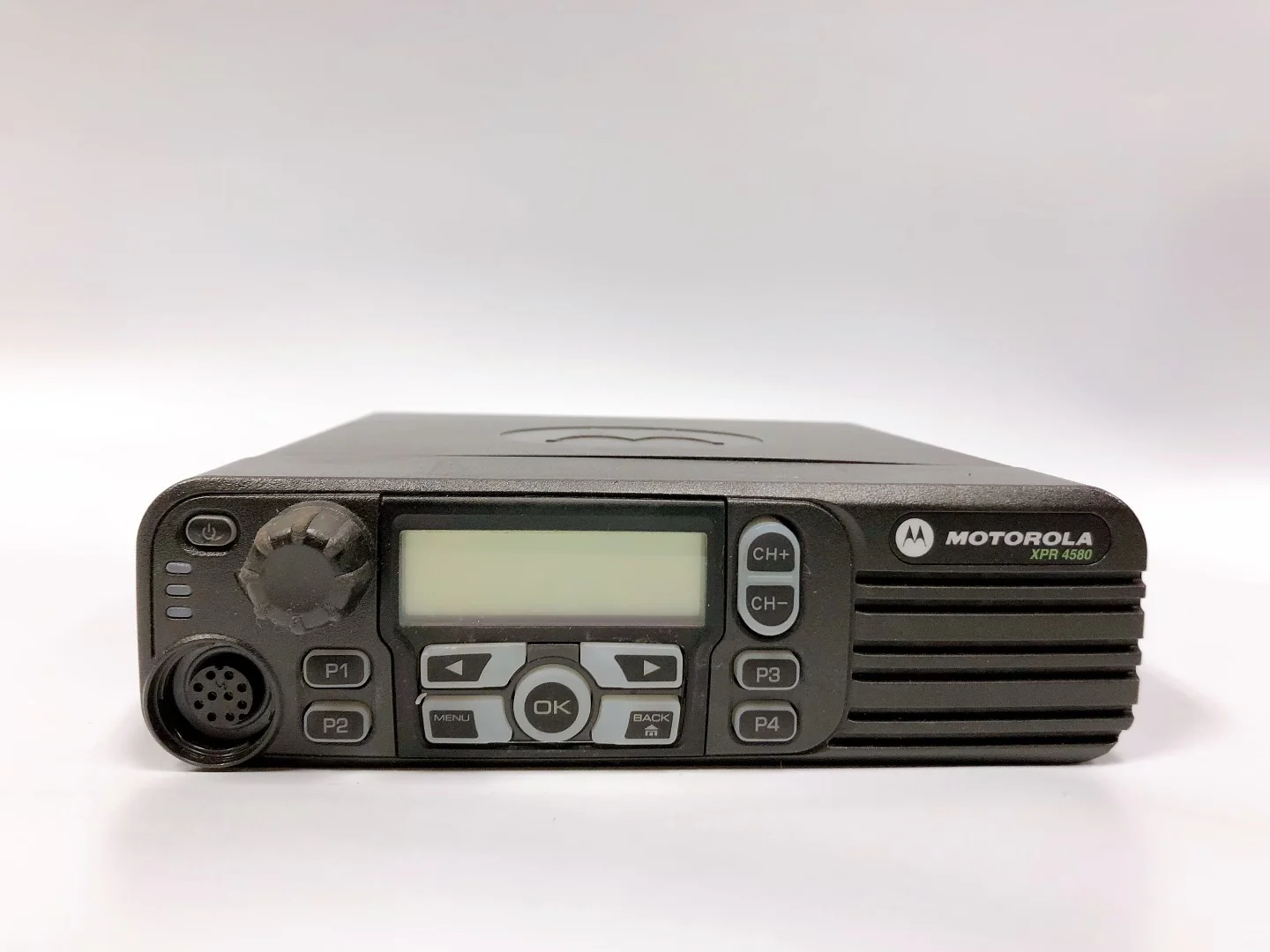 Motorola XPR4580 AAM27UMH9LB1AN 800 MHz Digital Mobile Radio Connect Plus Questions & Answers