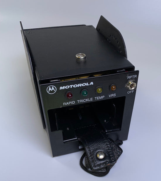 Motorola NTN9176C Vehicle Rapid Charger