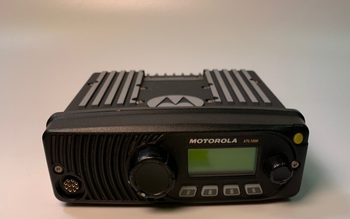 Motorola XTL1500 M28SSS9PW1AN UHF 450-520MHz P25 Digital Radio 